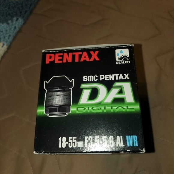 Pentax SMC DA 18-55mm F3.5-5.6 AL WR Digital Lens - Picture 2 of 4